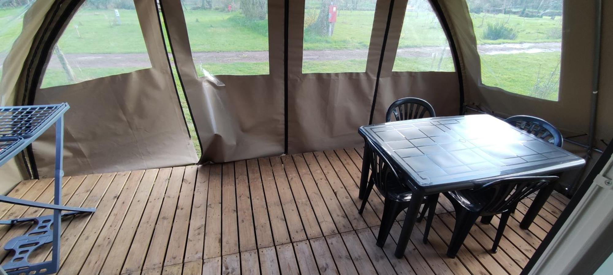 Camping Le Val Aux Fees - Broceliande Concoret Exterior foto