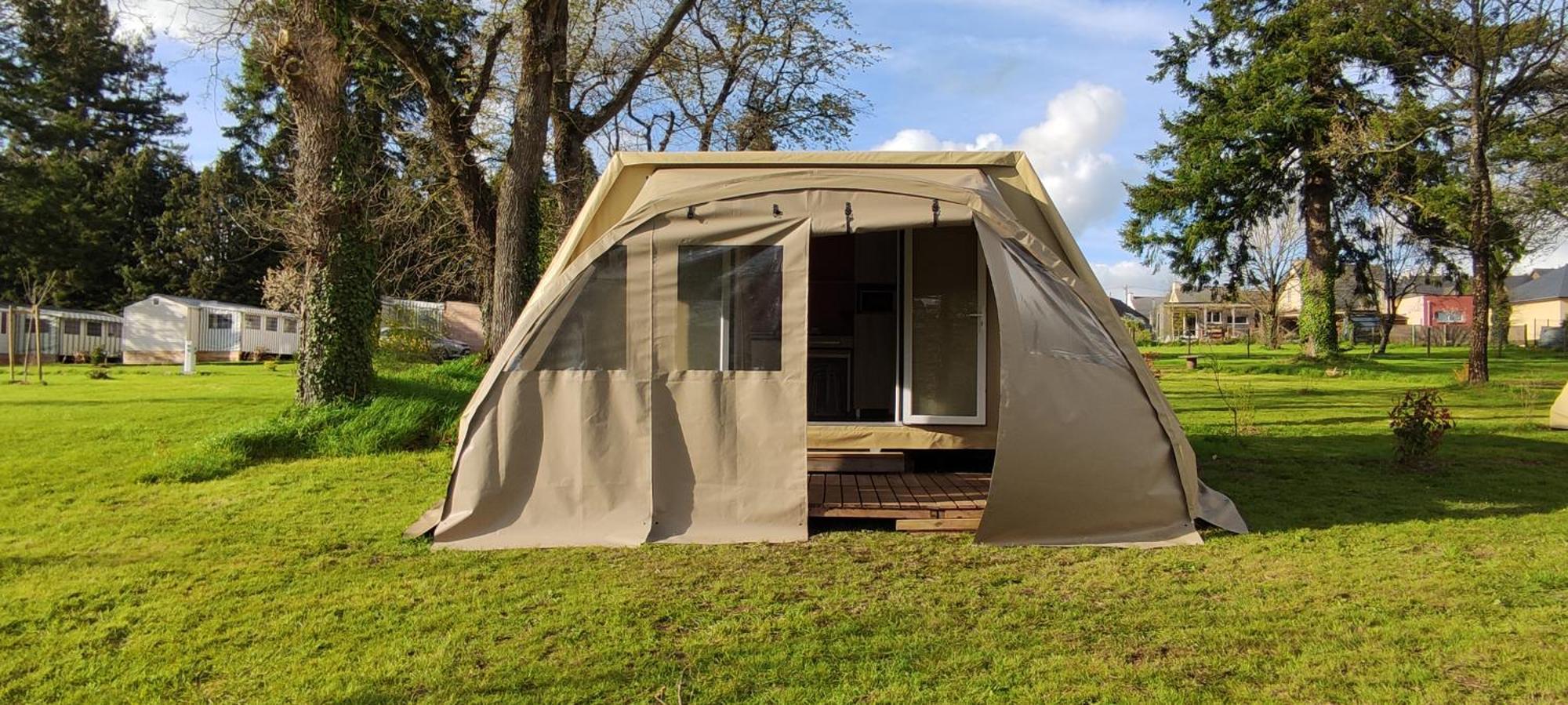 Camping Le Val Aux Fees - Broceliande Concoret Exterior foto